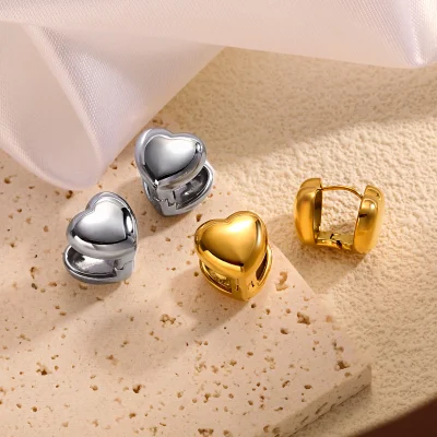 Brincos em forma de coração com camada dupla de aço inoxidável banhado a ouro 18K
